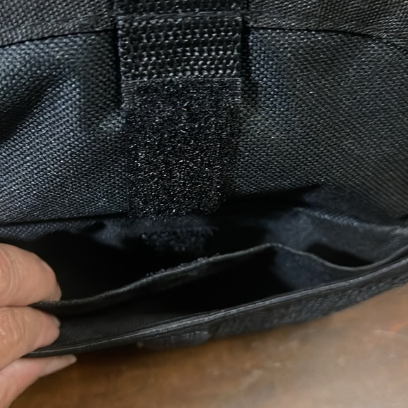 Buddy pouch perfect when walking on on a trip - Picture 4 of 5